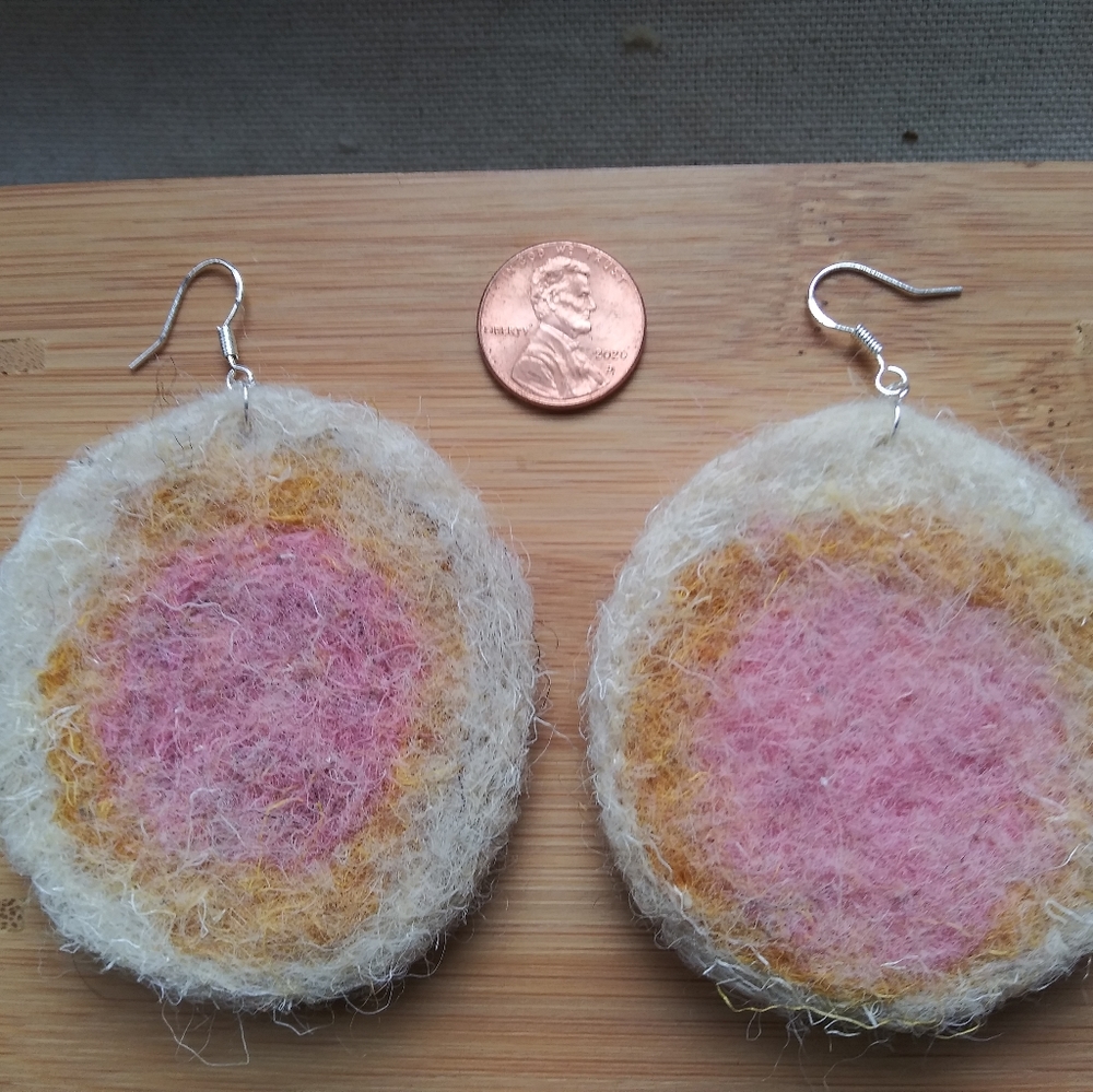 Pinky Swear - handmade statement earrings - Picture 4 of 4